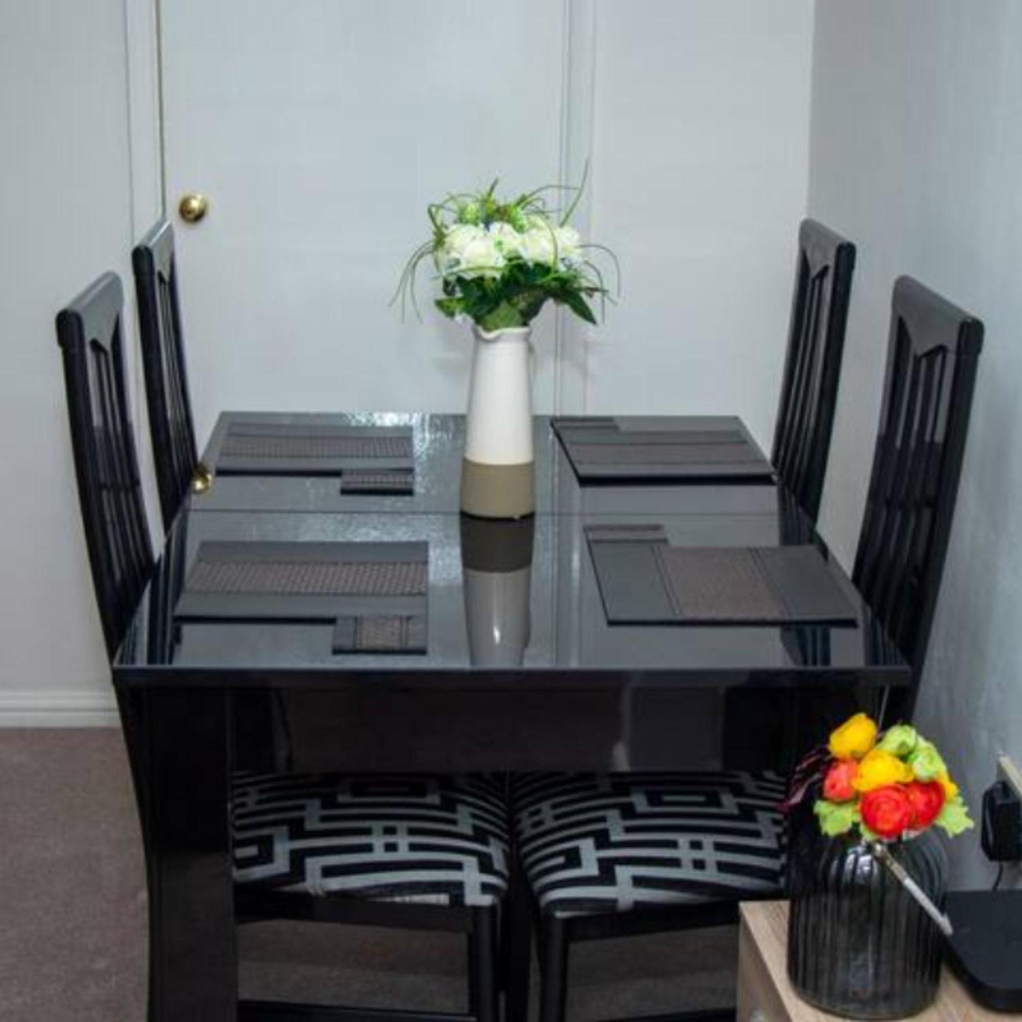 2-Bed Sleeps 4 Comfy For Contractors With Free Parking In Crawley Near Gatwick Manor Royal Refurbished Διαμέρισμα Εξωτερικό φωτογραφία